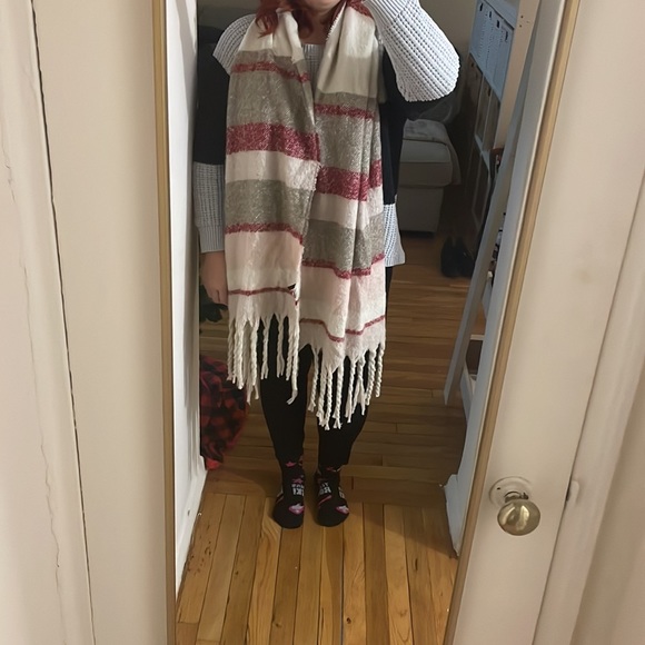 Women Scarf - Picture 3 of 4